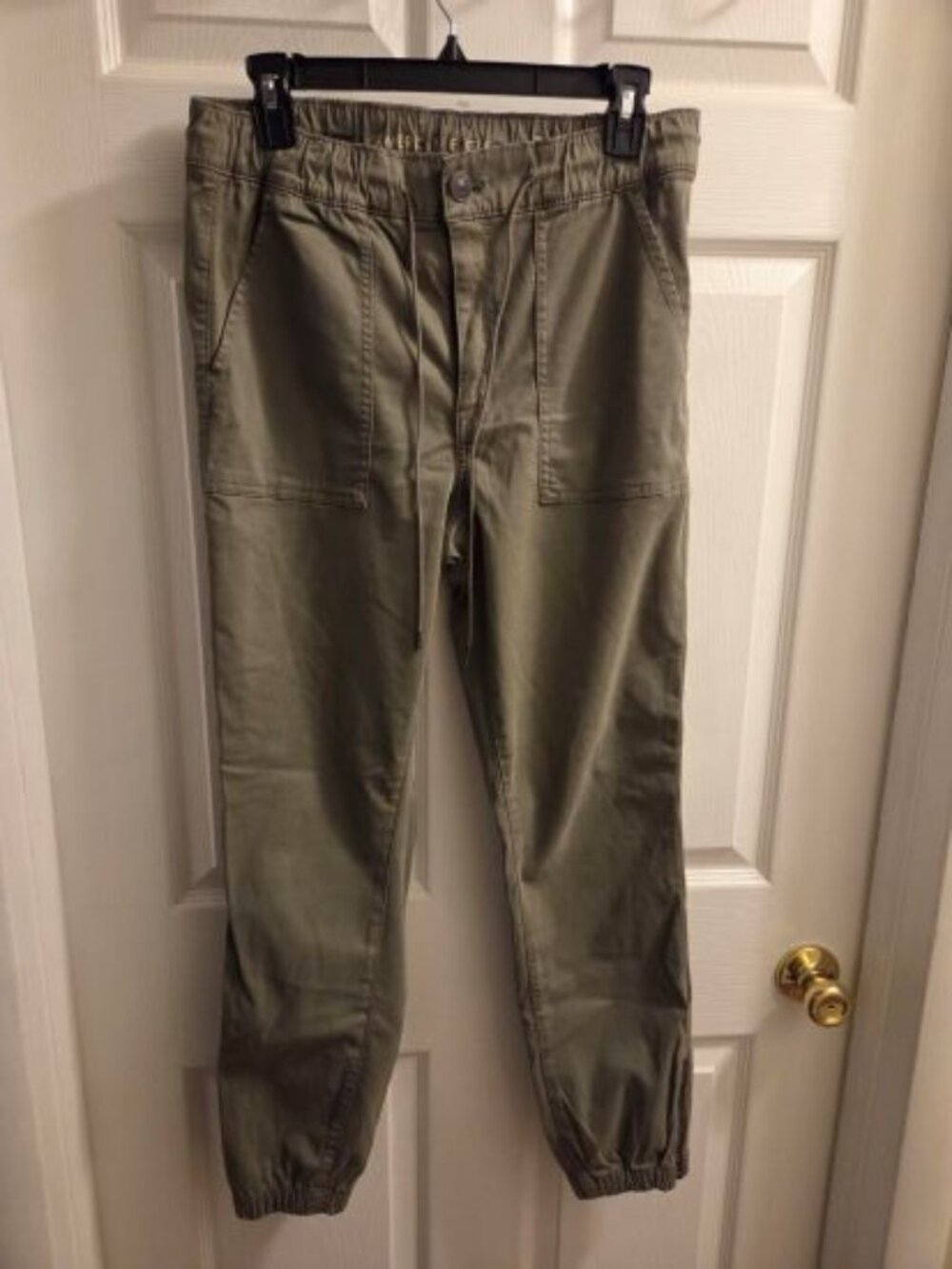 Women’s American Eagle Cargo Pants With Draw String Tie & Zippered Legs Size 12